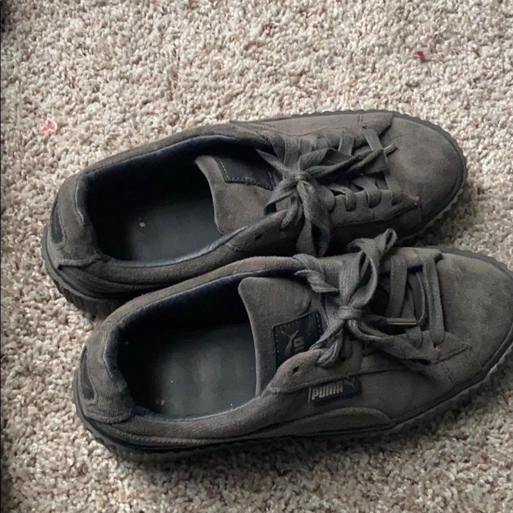 Shoes - Picture 2 of 5